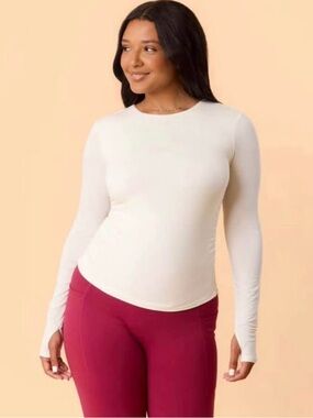 Blogilates Twisty Long Sleeve Top in Cream